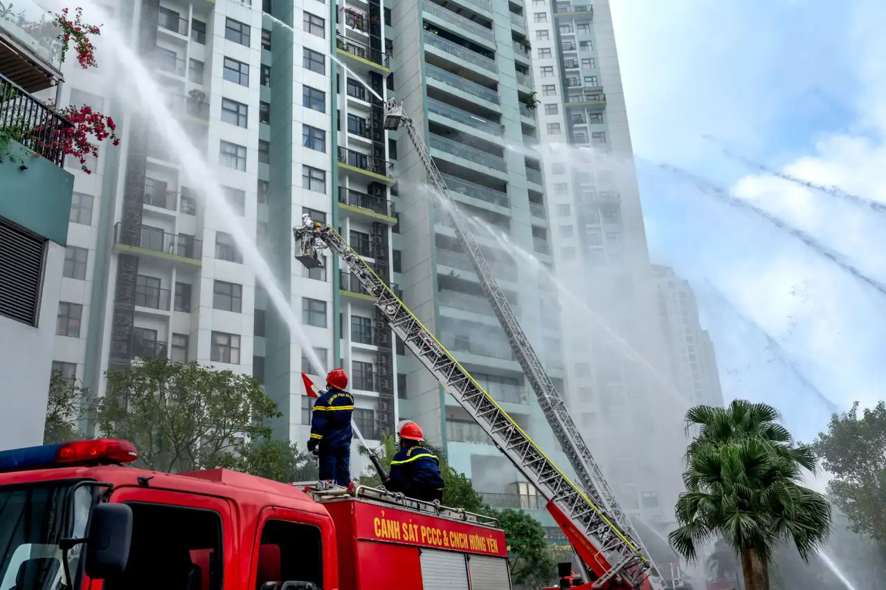 重庆茂淼广告设计：平面设计中色彩搭配对海报视觉影响力的技术解析