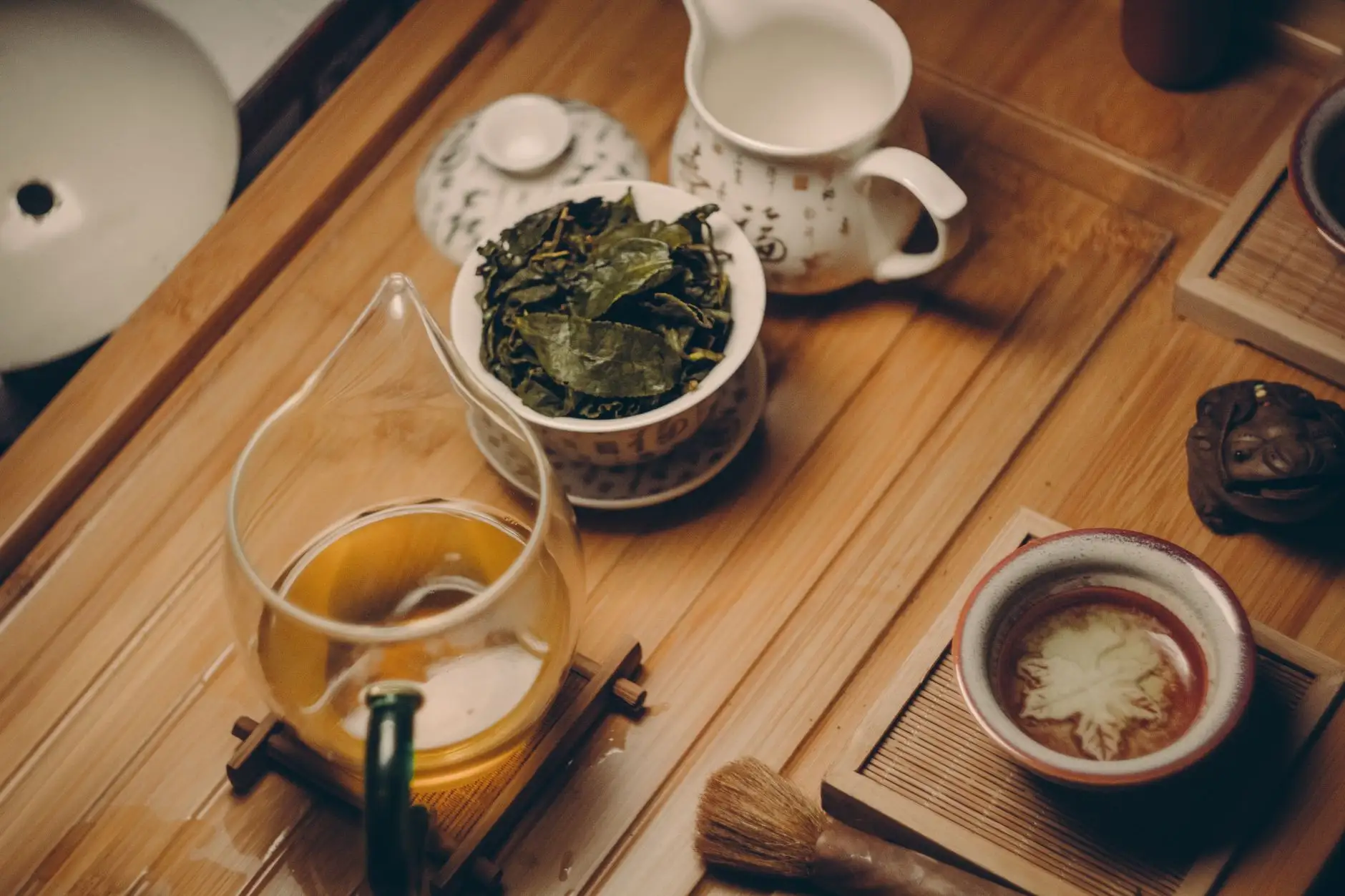 重庆茂淼广告设计：宣传单与折页设计的材质对比与选择指南