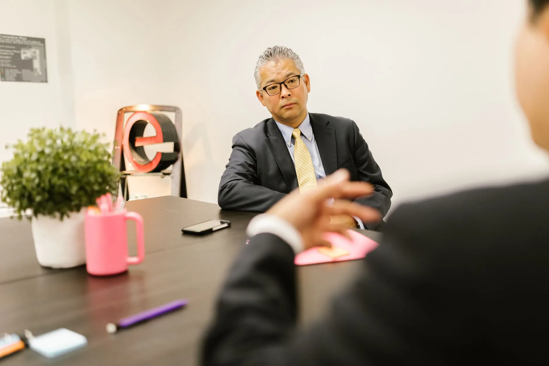 宣传单与折页设计怎么选？重庆茂淼广告解析不同场景下的物料应用